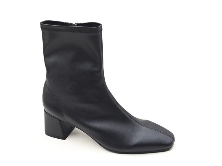 Fitted Stretch Block Heel Booties