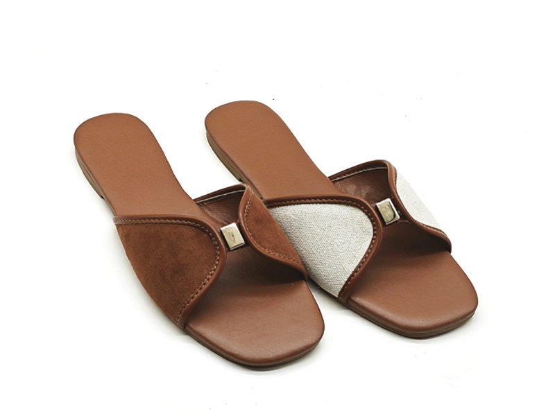 Women Contrast Strap Flat Slides